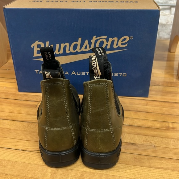 Blundstone Olive Green Leather Boots - Picture 4 of 6